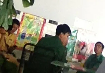 Đi lễ chùa Bà: Ngất xỉu vì khói hương, kẹt xe ảnh 4