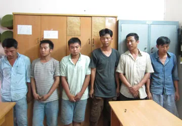 Bắt nhóm trộm cắp mủ cao su ảnh 1