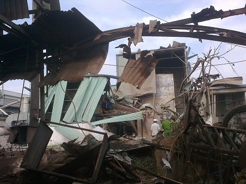 Nổ bình hơi làm dân hoảng loạn, 4 công nhân bị thương ảnh 1