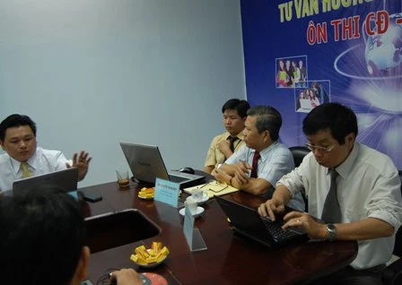 Tư vấn trực tuyến thi ĐH, CĐ 2012: Học nghề gì dễ kiếm việc? ảnh 7