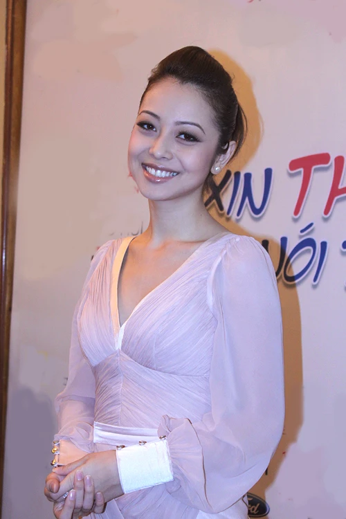 Jennifer Phạm rạng ngời hạnh phúc ảnh 1
