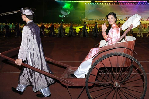 Lỗi hẹn Đại lễ, về lúc 12h đêm, Ngọc Hân nói gì? ảnh 1