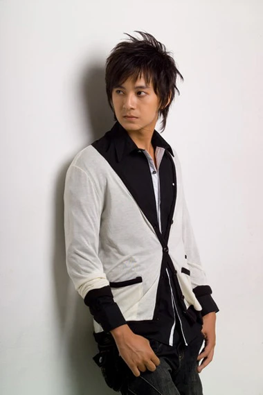 Làn sóng nhạc teen và xu hướng "cưa sừng làm nghé" ảnh 2