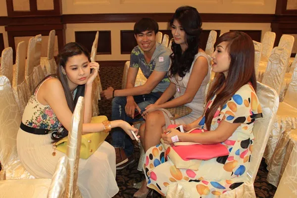 Trương Quỳnh Anh lần đầu đi tiệc sau sinh ảnh 8 Trương Quỳnh Anh lần đầu đi tiệc sau sinh ảnh 8