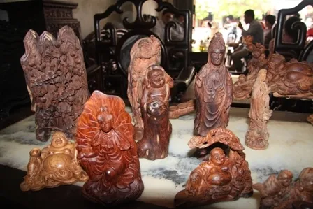 Khúc gỗ bằng quả dưa chuột có giá 2 chỉ vàng ảnh 7