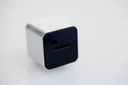 Kube 2 – Máy nghe nhạc MP3 cảm ứng nhỏ nhất thế giới ảnh 2