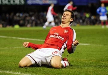 Aaron Ramsey ký hợp đồng mới với Arsenal ảnh 1