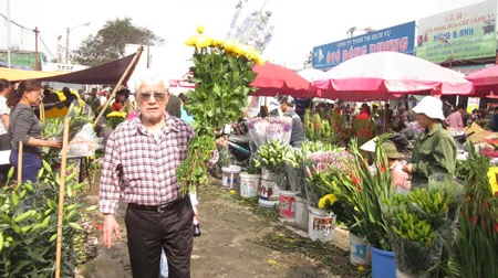 Hà Nội: Đào, hoa đều giảm giá ảnh 2 Hà Nội: Đào, hoa đều giảm giá ảnh 2