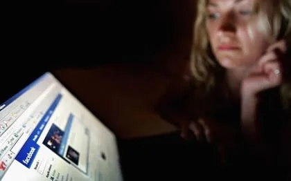 “Tình cũ khó phai” thời Facebook ảnh 1