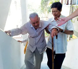 Cụ già trúng số 7,6 tỉ đồng: Tiền trúng số được sử dụng ra sao? ảnh 2 Cụ già trúng số 7,6 tỉ đồng: Tiền trúng số được sử dụng ra sao? ảnh 2