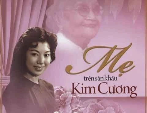 Nghệ sĩ Kim Cương tặng sách nhân mùa Vu Lan báo hiếu ảnh 1