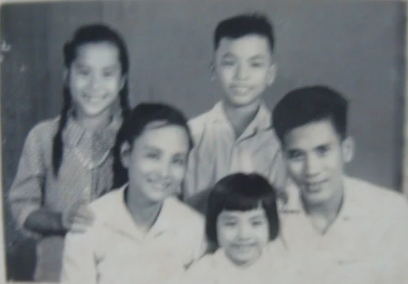 Mối tình cảm động của cố nhạc sỹ Trần Hoàn: Bài 2: Những cánh thư đầy nước mắt ảnh 2 Mối tình cảm động của cố nhạc sỹ Trần Hoàn: Bài 2: Những cánh thư đầy nước mắt ảnh 2