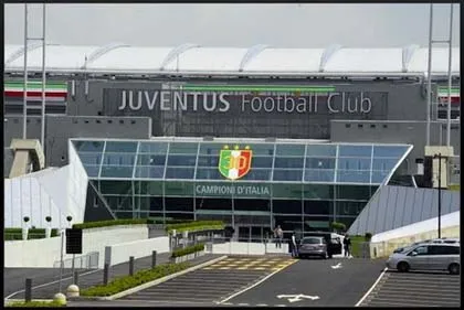 Hậu vệ Juve tung “chiêu độc” ăn mừng Scudetto ảnh 3 Hậu vệ Juve tung “chiêu độc” ăn mừng Scudetto ảnh 3