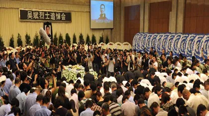 Trung Quốc đưa tiễn người tài xế anh hùng ảnh 1