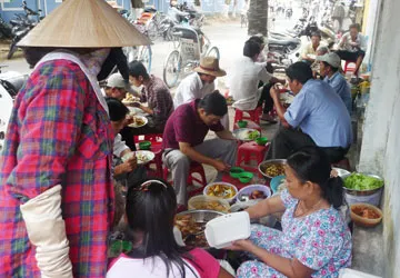 Cơm gánh vỉa hè ảnh 1 Cơm gánh vỉa hè ảnh 1