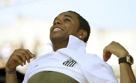 Robinho được chào đón tưng bừng ở Santos ảnh 1