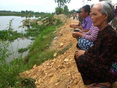 Giết người, cướp của, dìm xác xuống sông ảnh 1