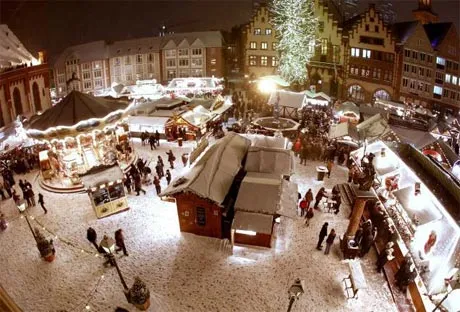 800 chuyến bay bị hủy vì tuyết tại châu Âu ảnh 1