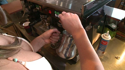 Quán cà phê toàn nữ nhân viên mặc bikini ảnh 7