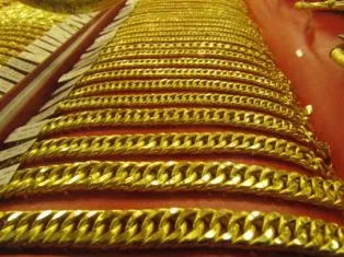 Bầu Kiên bị bắt: Vàng tăng nóng, chứng khoán đỏ sàn ảnh 1