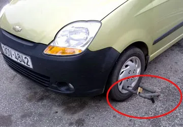 Đề nghị “cùm chân” ô tô đỗ lộn xộn ảnh 1 Đề nghị “cùm chân” ô tô đỗ lộn xộn ảnh 1