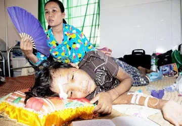 Đường dây nóng dễ nhớ cho trẻ em bị hành hạ ảnh 1