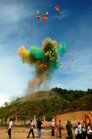 Lễ khởi công xây dựng hồ chứa nước Ngàn Trươi. Ảnh: TTXVN