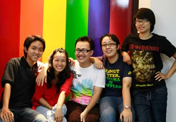 Người đồng tính nỗ lực vượt qua sự kỳ thị ảnh 1