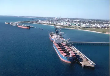 Những người làm nên huyền thoại - bài cuối: Tàu Không Số giữa Sài Gòn ảnh 3 Những người làm nên huyền thoại - bài cuối: Tàu Không Số giữa Sài Gòn ảnh 3