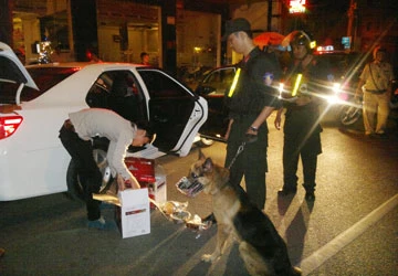 Phát hiện ma túy trong quán Bar 2000 ảnh 1 Phát hiện ma túy trong quán Bar 2000 ảnh 1