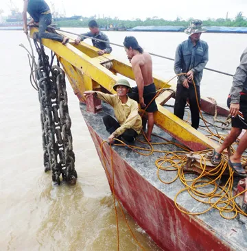 Kiếm sống trên miệng hà bá ảnh 2 Kiếm sống trên miệng hà bá ảnh 2