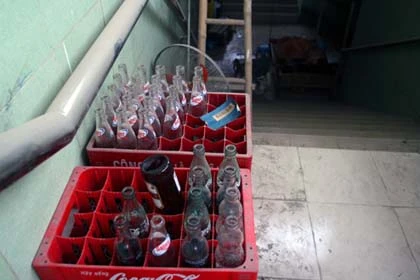 Hầm bộ hành ở thủ đô bị bỏ hoang, xâm lấn ảnh 14