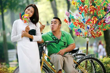 "Bỗng dưng muốn khóc" là một trong số ít các bộ phim truyền hình gần đây chiếm được cảm tình của người xem. "Bỗng dưng muốn khóc" là một trong số ít các bộ phim truyền hình gần đây chiếm được cảm tình của người xem.