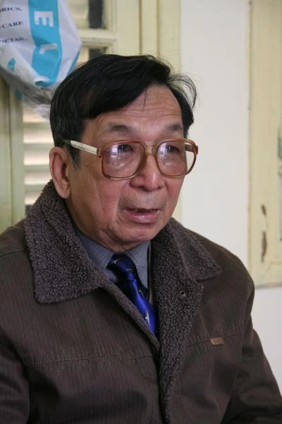 Giáo sư Trần Lâm Biền.