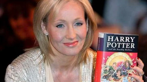 J.K. Rowling nhận giải thưởng Văn học Andersen ảnh 1