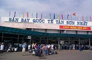 Kiến nghị duy trì hoạt động sân bay Tân Sơn Nhất ảnh 1