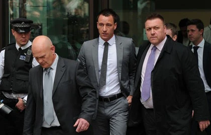 Được xử trắng án, Terry vẫn chưa thoát tội ảnh 1