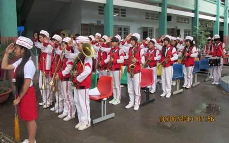 Trường THCS Đồng Khởi làm lễ tri ân ảnh 5