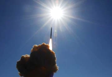 Mỹ hoãn thử tên lửa vì căng thẳng Triều Tiên ảnh 1 Mỹ hoãn thử tên lửa vì căng thẳng Triều Tiên ảnh 1