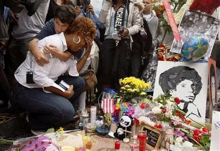 khóc, và cầu nguyện...