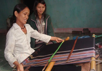 Làng thổ cẩm duy nhất ở Ba Tơ ảnh 1