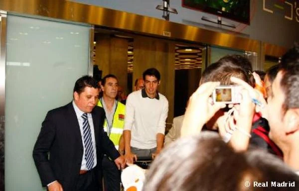 Kaka đến Madrid trưa 30/6. Ảnh: Realmadrid.com