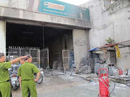 Nổ cây xăng gây cháy lớn, 1 cháu bé tử vong ảnh 1