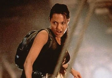 Chuyện chưa kể về Angelina Jolie: Nổi bật trong trường trung học ảnh 2