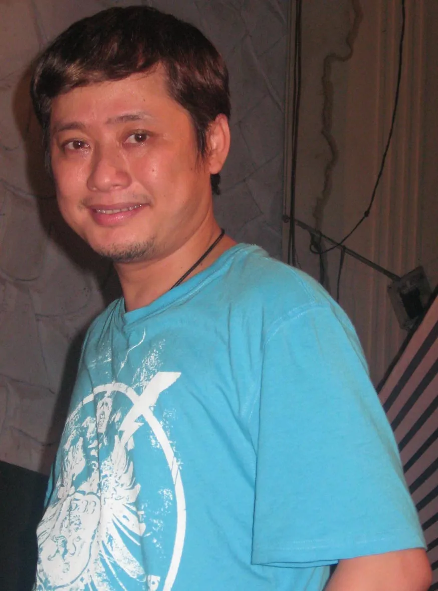 Nghệ sĩ Tấn Beo (trên) và Nghệ sĩ Tấn Bo