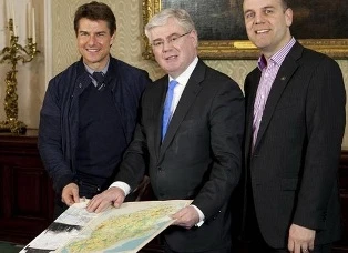 Tom Cruise bất ngờ biết mình là hậu duệ hiệp sĩ Ireland ảnh 1