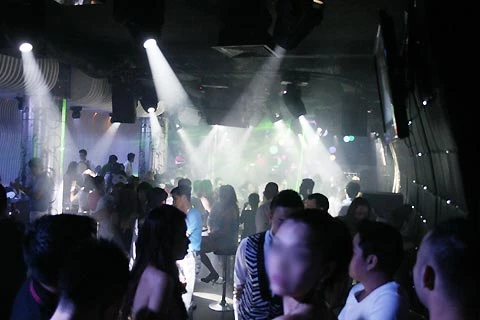 Gắn mác du học, cậu ấm, cô chiêu tha hồ phá ảnh 1