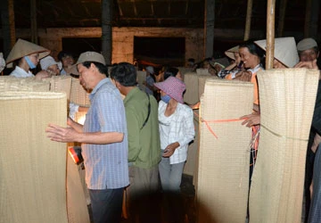 Chợ chiếu “Âm Phủ” ảnh 1