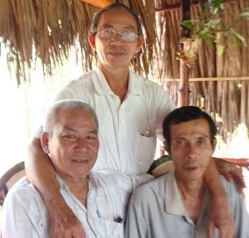 Ba cựu binh đi tìm đồng đội ảnh 1