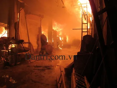 Lại cháy chợ ở Nghệ An ảnh 3 Lại cháy chợ ở Nghệ An ảnh 3